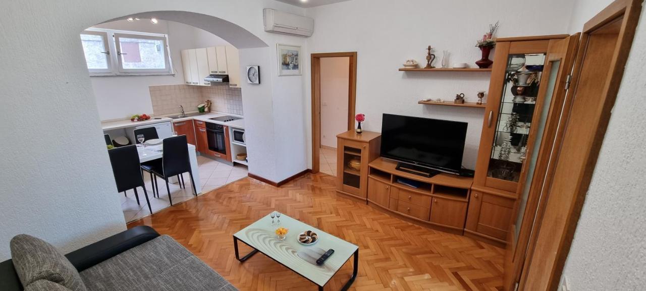 Apartments Anamarija أوباتيا المظهر الخارجي الصورة