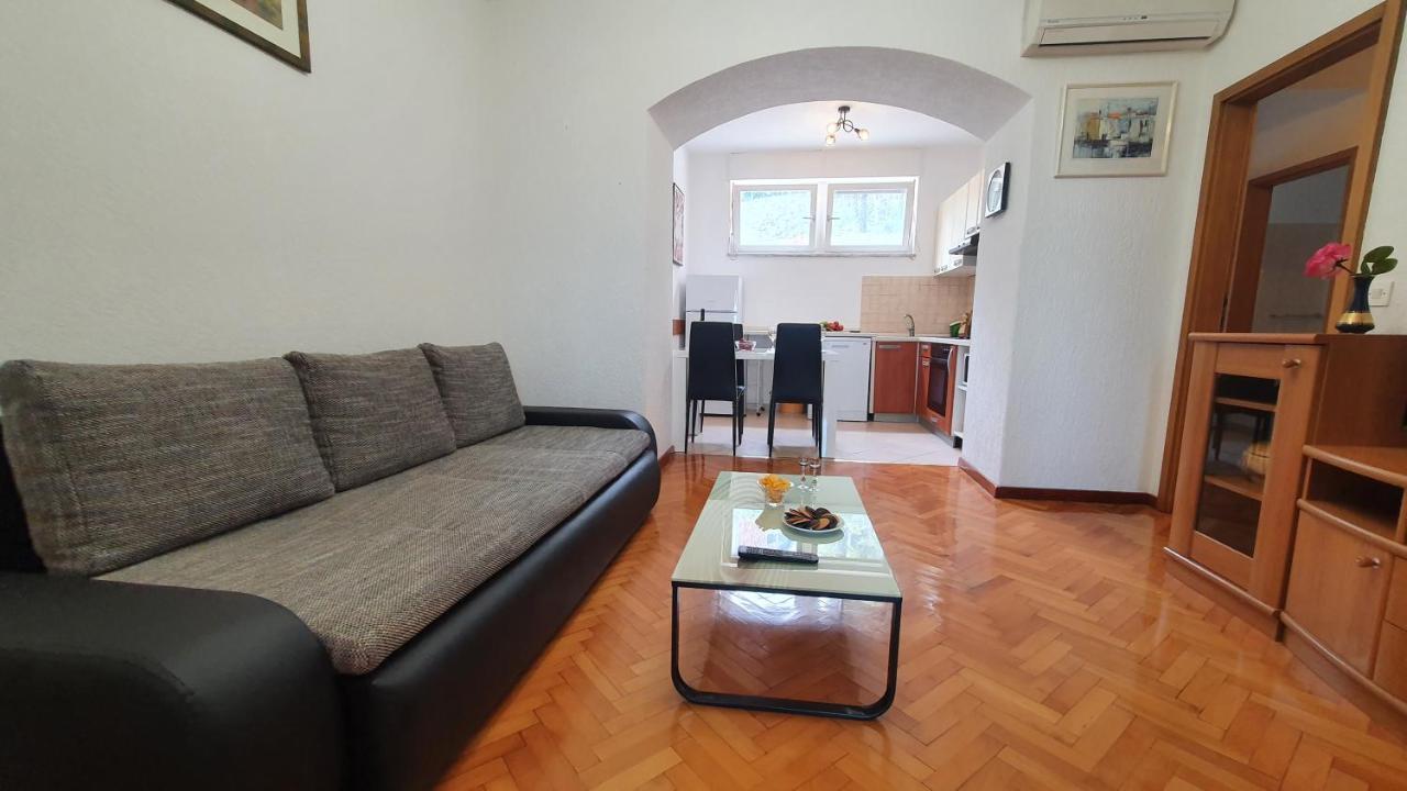 Apartments Anamarija أوباتيا المظهر الخارجي الصورة